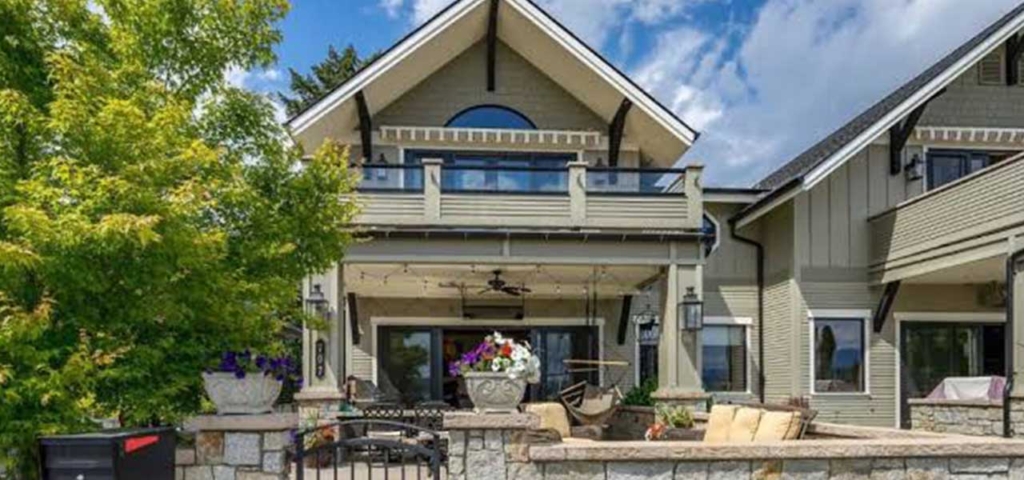 Home in Lake Coeur D'alene
