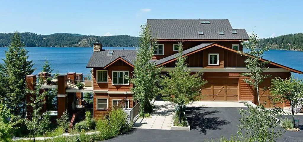 Lake houses in North Idaho